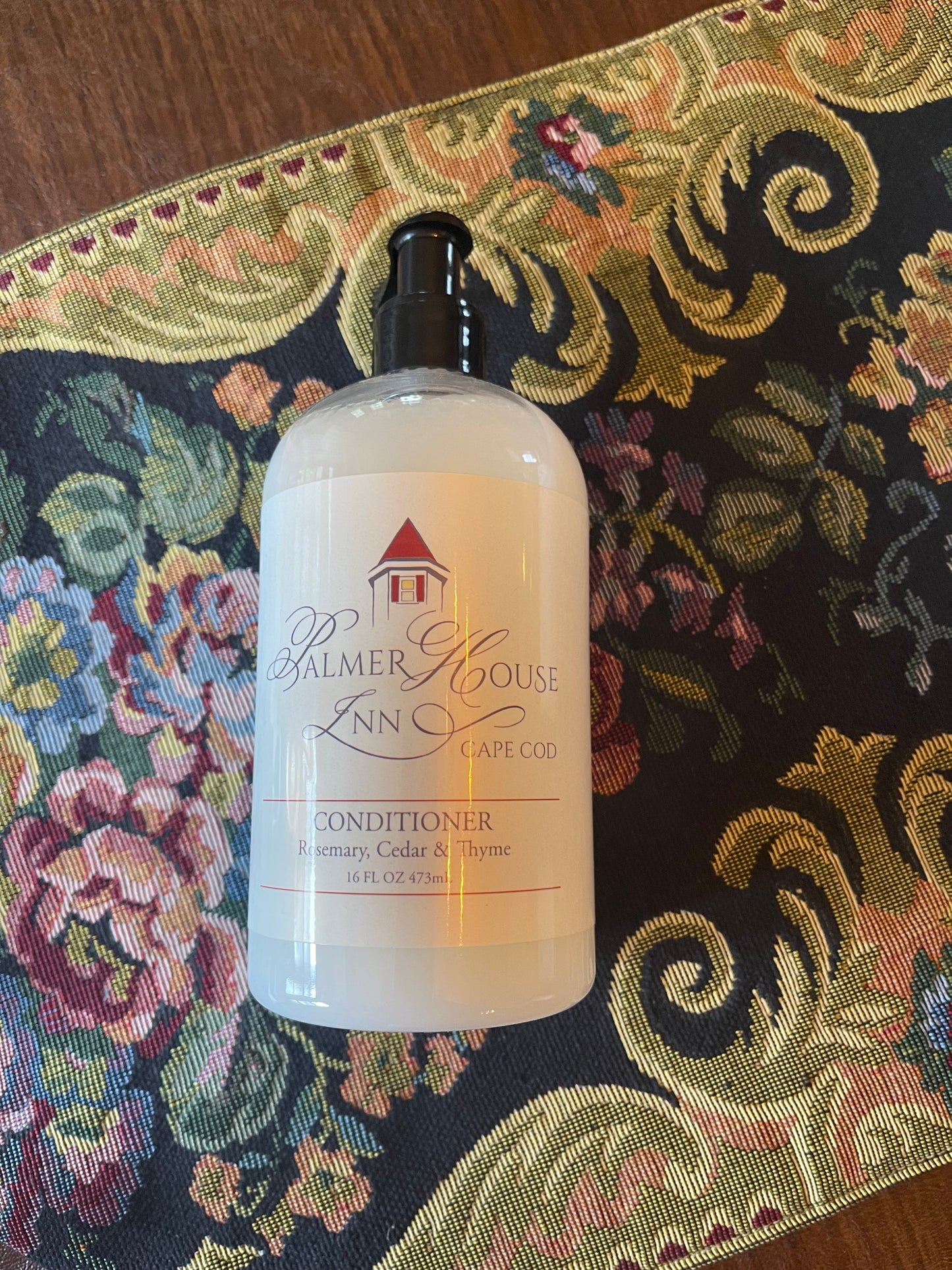 Palmer House Inn Rosemary, Cedar, & Thyme Conditioner